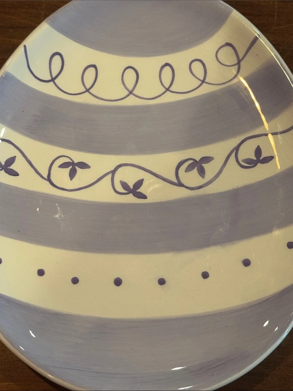 Pottery Barn Nostalgic Lilac Egg Shaped Dessert Salad Plates Easter Dishwasher